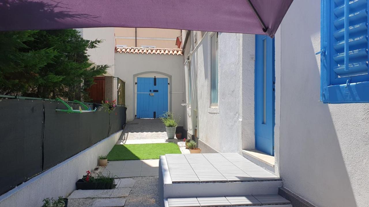 Holiday Home Blue Door In Póla Kültér fotó